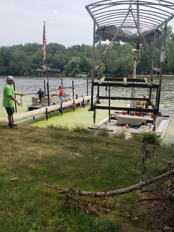boat-lift1 repairing a boat lift